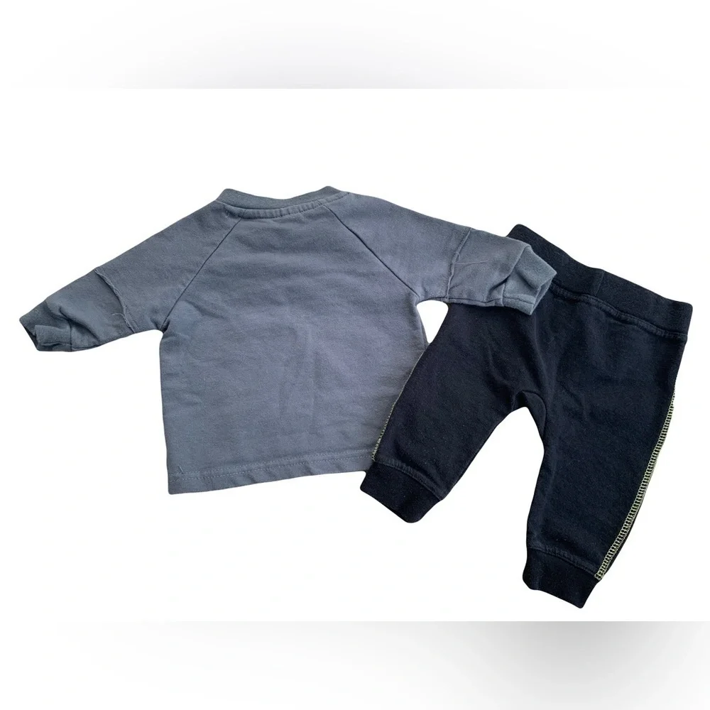 Nirvana 0-3 Months Band Pullover Sweatshirt And Joggers Outfit Set